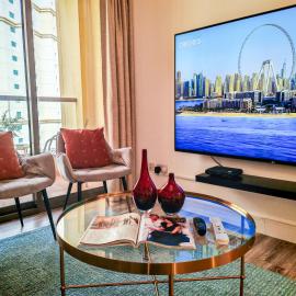 La Buena Vida Holiday Homes - Modern, Luxe & Spacious 4-Bed, Full Kitchen, near to Beach, Tram & Marina, hotell Dubais