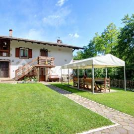La Casa nel Bosco Arco, hotelli kohteessa Arco