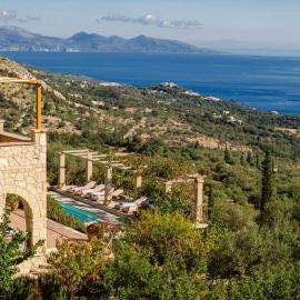 Armos Stone Villa - Private Pool & Sea Views, by ZanteWize, hotell i Skinária