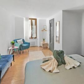 Suite Design Bike Friendly au Cœur de Trèbes, hôtel à Trèbes