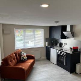 River Studio Sleeps 2 with Parking & Dog Friendly