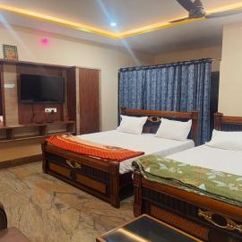 Jaya SriRama Lodge, hótel í Bhadrāchalam