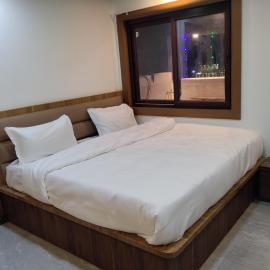 Hotel 7R RESIDENCY, hotel a Jhānsi