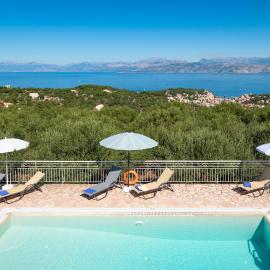 Villa Andreas، فندق في Kelliá
