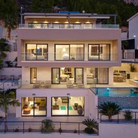 Luxurious 5-Bedroom Villa "Million Dreams" with Infinity Pool, Spa zone, Hot-tub, Spectacular Sea Views