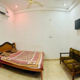 Ayushman place, hotel in Barāgaon