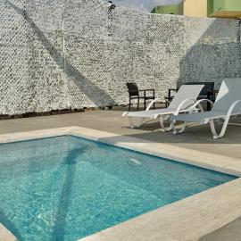 Butterwave | 1BR Jacuzzi & Terrace in Kfar Aabida, Hotel in Fad‘ūs