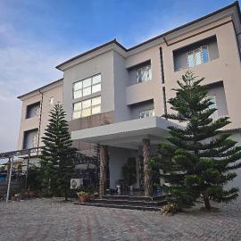 Merrigold Resorts, hotel din Gbogije