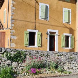 Maison des 2 Grottes, hotel in Estadens