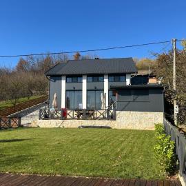 Vikendica Dedovina selo Negrišori-Lučani, hotel in Lučani