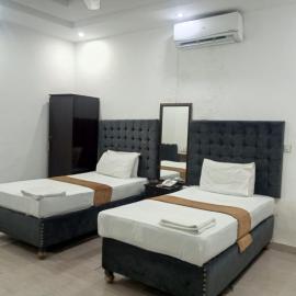 Hotel Tulip INN: Lahor şehrinde bir otel