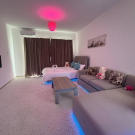 Hotel apartment studio, hotel v destinaci Dherinia