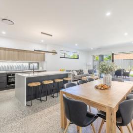 Summer Dayz Shoal Bay, 21B Tomaree Rd - ducted air and WiFi