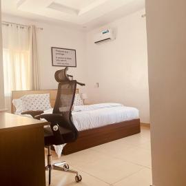 Simplistic Ambience At The Lekki Peninsula, Lagos, Hotel in Mama