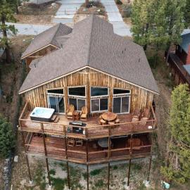 Lakefront Lodge by AvantStay