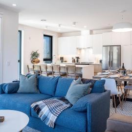 Wooley Terrace by Revelstoke Vacations, hotelli kohteessa Revelstoke
