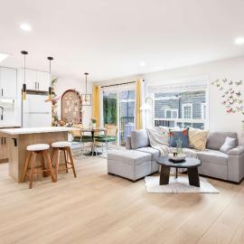 Secret Garden Bloom - 665sf 1BR Queen Anne Condo, hotel di Seattle