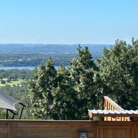 Premium Suite 1-Safari Tent-Private Hot Tub, ξενοδοχείο σε Marble Falls
