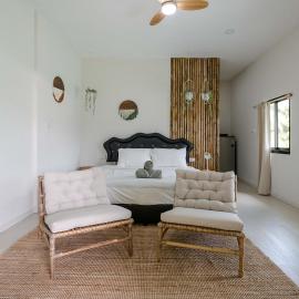 Cozy Mountain View Studio 50 Meters From the Beach, hotel a Ko Kong Nui