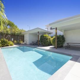 Bright 3-Bed Home with Private Courtyard