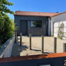 Les Iris - Maison Chaleureuse, hotel in Montfaucon
