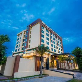 Golden Tulip Kukas Jaipur, hotel en Jaipur