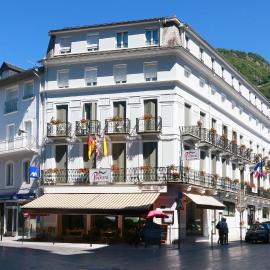 Hôtel Panoramic, hotel in Bagnères-de-Luchon