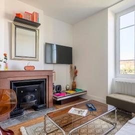 Splendid T3 - Bohemian - with Cinema Room, hotel em Oullins