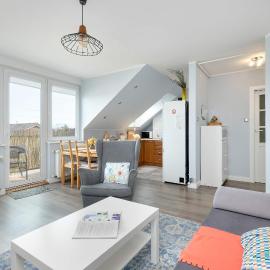 Jaśminowy Stok Bright Apartment with Balcony by Noclegi Renters