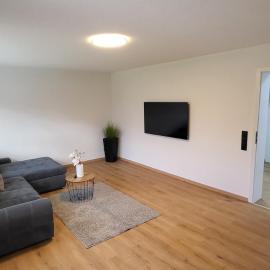 Wunderschönes Haus mit 3 Schlafzimmern، فندق في كرايلسهايم