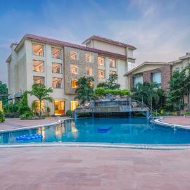 Trinantara Resort And Spa - Jim Corbett, hotel di Kālāgarh