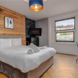 City View Flat, Quiet Bedroom, Work Ready Desk, hotel in Bristol