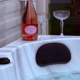 Hot tub retreat, at Tattersall Lakes caravan, hotel a Tattershall