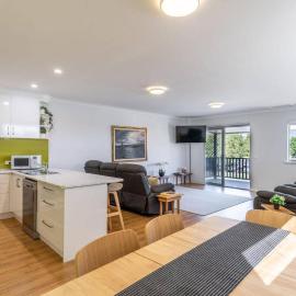 Central Chic- Beautifully appointed townhouse, Hotel in Myrtleford