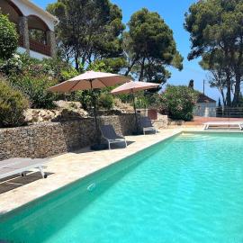 Casa con piscina - ideal familias y grupos en Begur, Hotel in Sa-Riera