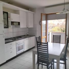S355 - Sirolo, ampio trilocale con terrazzo e posto auto