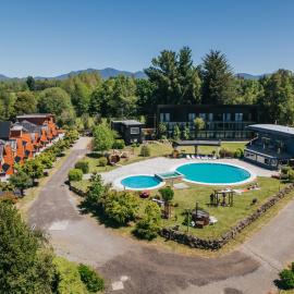 Apart Hotel Sol y Lago, hotel u gradu Pukon