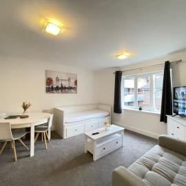 Food Lovers by Windsor and Heathrow with Secure Free Parking and WiFi