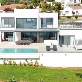 Villa MAKI, sea views heated pool and jacuzzi RDR411