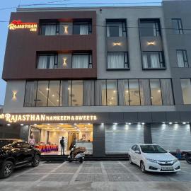 Hotel Shree Rajasthan Inn，阿傑梅爾的飯店