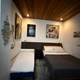 Elyu jasons home with netflix and parking, hotell sihtkohas Bacnotan