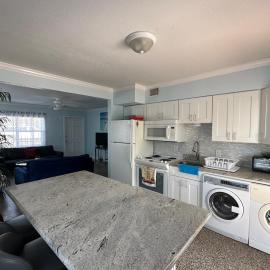 St Pete Beach 2 bedroom cottage 500 feet to sand