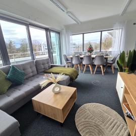 Große Wohnung mit Balkon nahe München, hotel in Ismaning