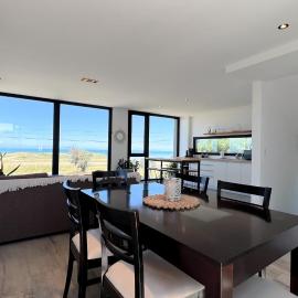 Casa Altamar - Casa Con Vista Al Mar en Playa Cruz del Sur, Chapadmalal Para 6 PAX Con Parrilla y Cochera - Hola Sur