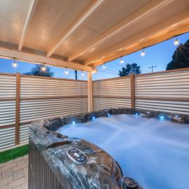 3BR 2BA Home w Jacuzzi Near Reid Park & Zoo Unit A
