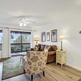Savannah Beach & Racquet Club 323A, hotel in Tybee Island