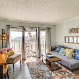 Steps to Water! Beachfront Corpus Christi Condo, hotel a Corpus Christi