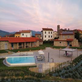 Spacious apartment with infinity pool, hotel Poppiban