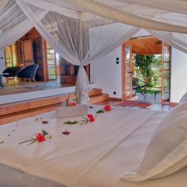 Beach Villa l'Heure Bleue, hotel u gradu Madirokely