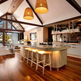Luxury On The Bay 1